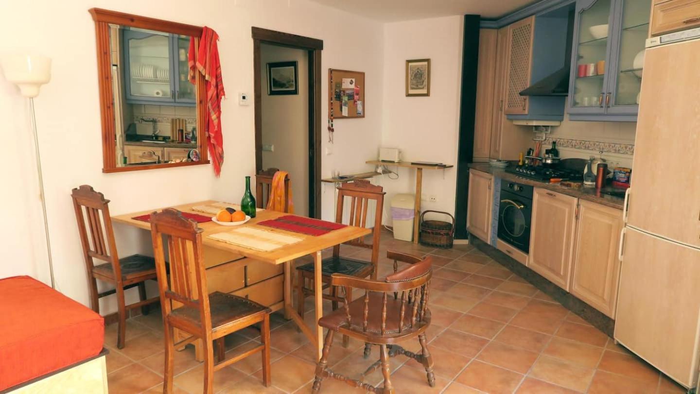 Charming Albaicin Patio Flat Free Onsite Parking Apartman Granada Kültér fotó