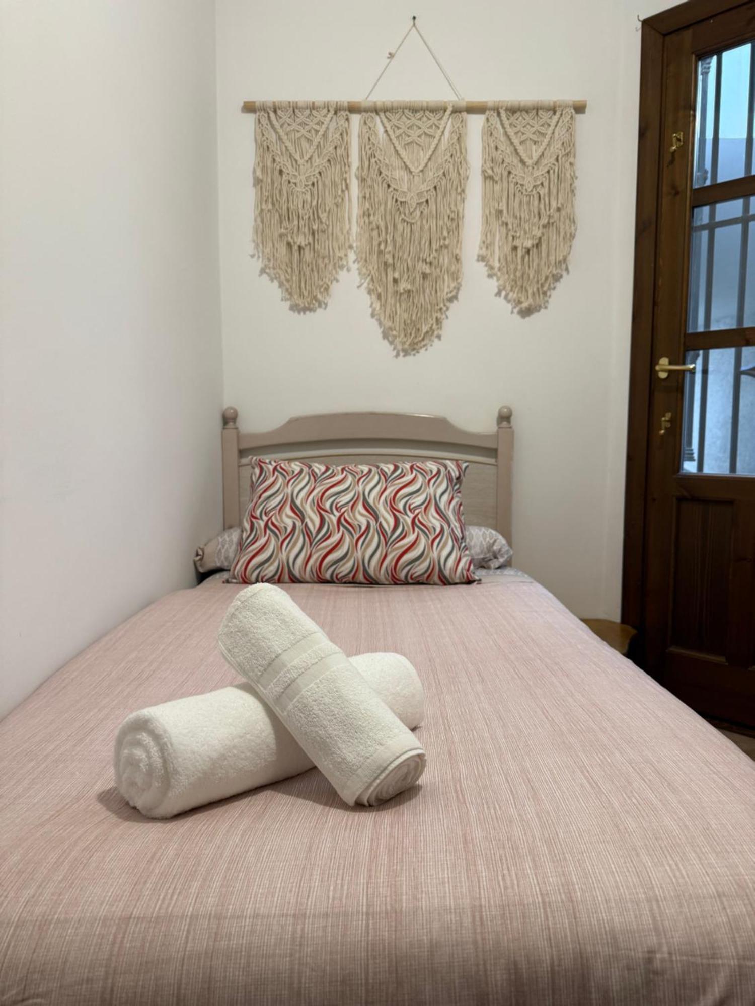 Charming Albaicin Patio Flat Free Onsite Parking Apartman Granada Kültér fotó